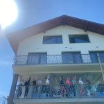 pilates si yoga retreat femei in natura